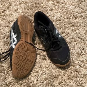 Indoor sneakers